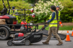 Honda HRC216EXA6 21 Inch Dual Bay Commercial Battery Powered Self-Propelled Lawn Mower - Image 2
